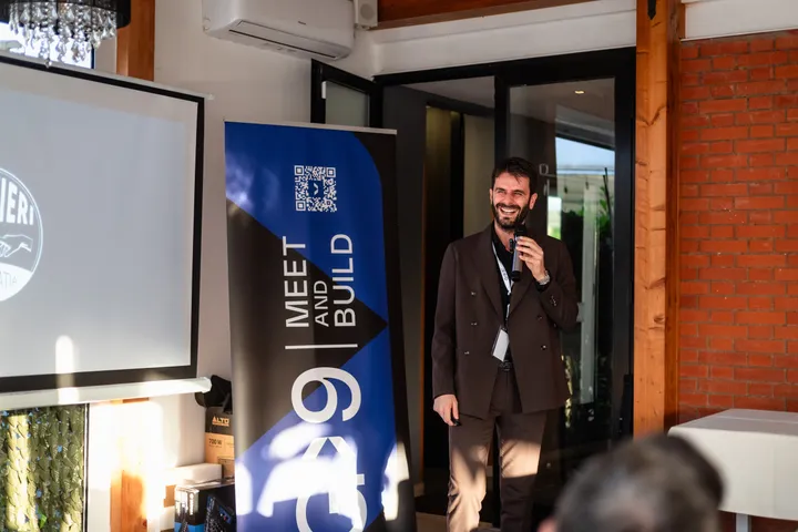 Serata principale di Maggio — fotografia 9